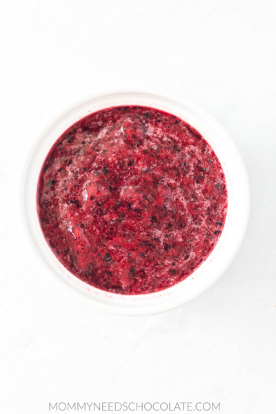 blueberry baby puree in bowl